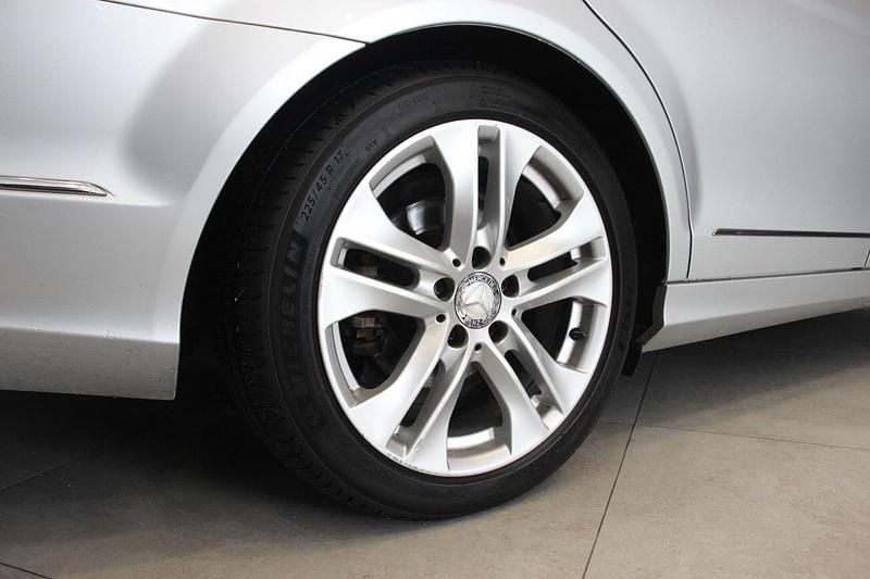 Usado Mercedes C200 Avantgarde 136 HP (100 kW) 2014 Cinza Carrinha