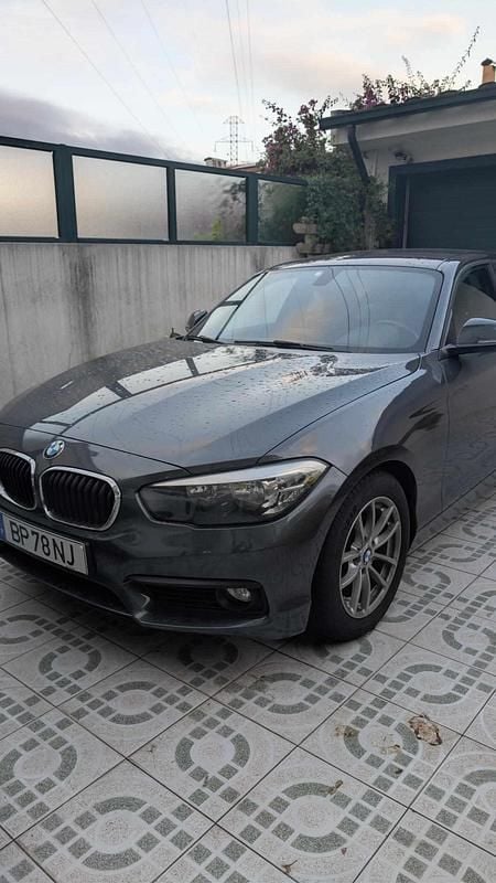 Cinzento Usado 2015 BMW 116 Citadino | € 14.750 (Bom preço) - Imagem 1/2