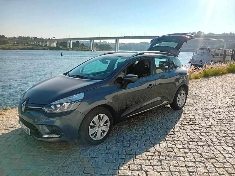 Usado Renault Clio IV 90 HP (66 kW) 2018 Azul Carrinha