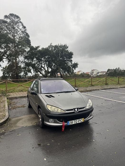 Usado Peugeot 206 75 HP (55 kW) 2000