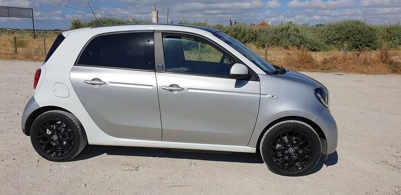 Usado 2019 Smart ForFour Electric Drive Prime Sedan | € 9.100 (Preço justo) - Imagem 1/4