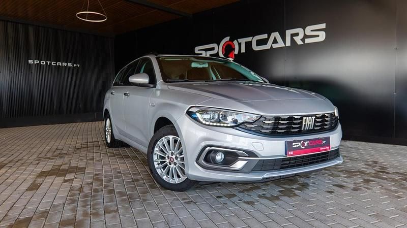Cinzento Usado 2022 Fiat Tipo Wagon Carrinha | € 13.990 (Preço justo) - Imagem 1/4