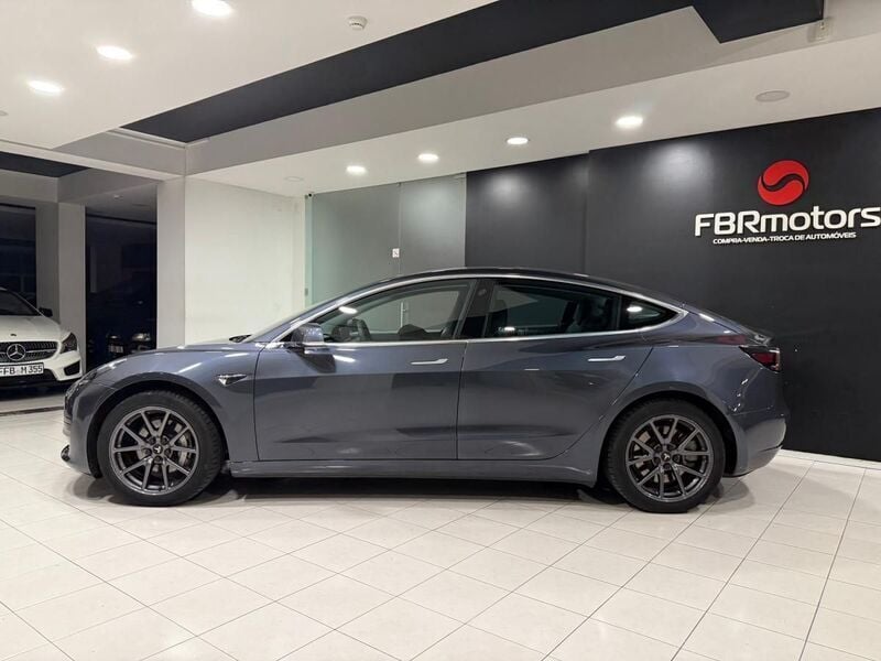 Usado Tesla Model 3 Standard Range Plus 175 kW (238 HP) 2019 Cinzento Sedan