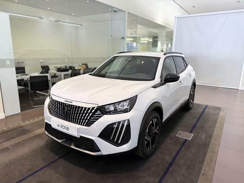 Branco Novo 2025 Peugeot e-2008 Allure SUV | € 35.900 - Imagem 1/4