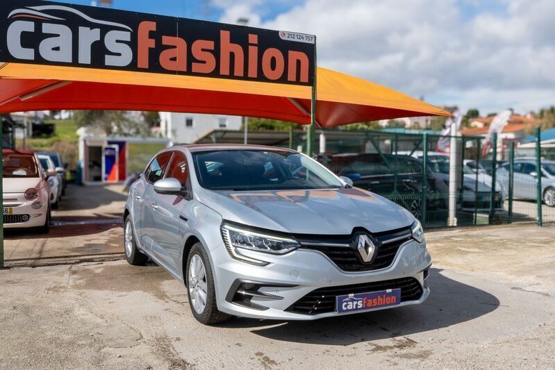 Cinzento Usado 2021 Renault Mégane IV Intens | € 18.450 (Preço justo) - Imagem 1/4