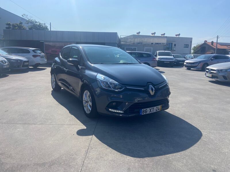 Cinza Usado 2019 Renault Clio IV LIMITED | € 13.500 (Preço justo) - Imagem 1/4