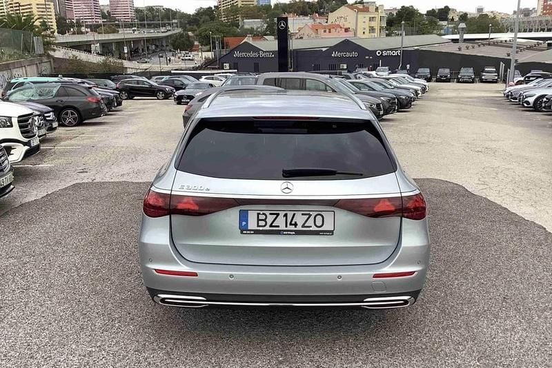 Novo Mercedes E300 313 HP (230 kW) 2025 Prateado Carrinha