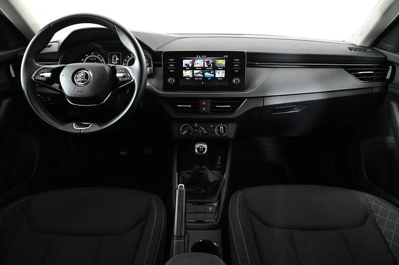 Usado Skoda Kamiq 95 HP (69 kW) 2024 Cinzento SUV