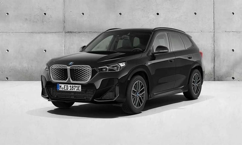 Preto sapphire metalizada Novo 2025 BMW iX1 Comfort Edition SUV | € 58.465 (Preço elevado) - Imagem 1/4