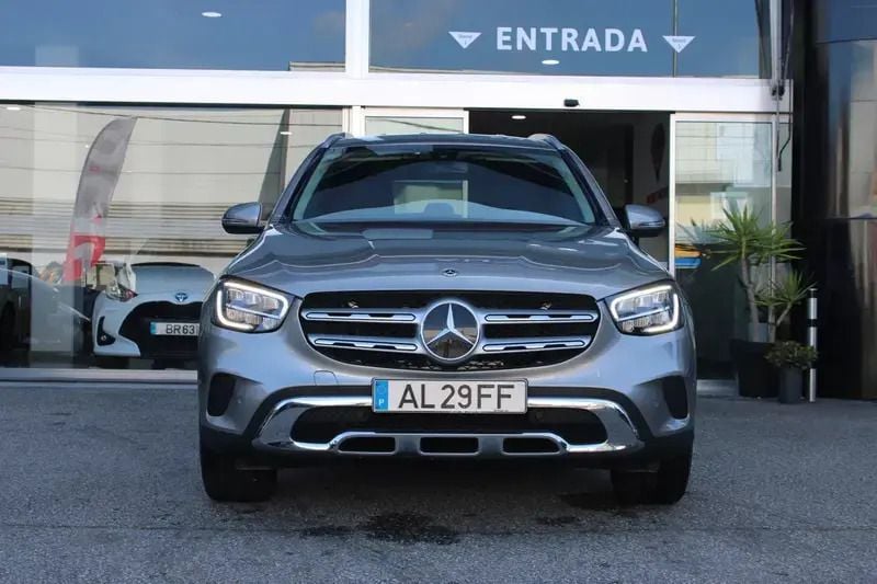 Usado Mercedes GLC300e 320 HP (235 kW) 2021 Cinzento SUV