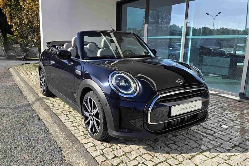 Usado Mini Cooper Cabriolet Classic 136 HP (100 kW) 2023 Preto Cabrios