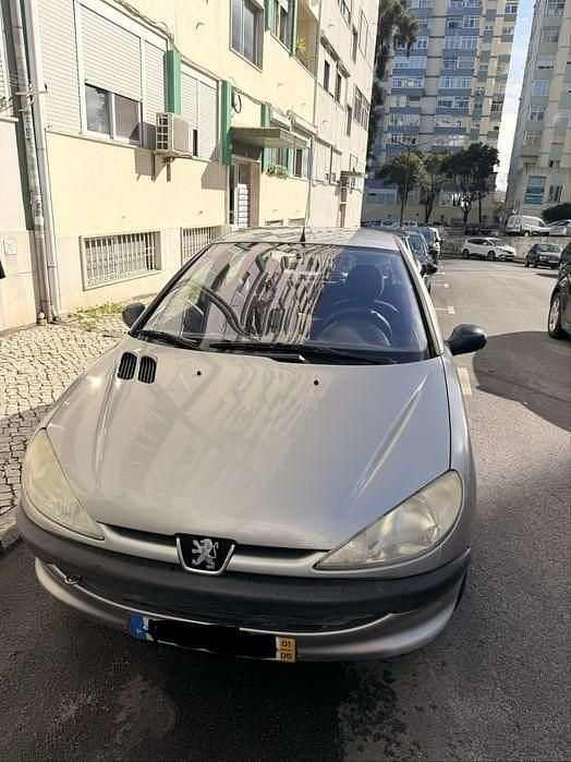 Usado 2001 Peugeot 206 Sedan | € 1.100 (Super Preço) - Imagem 1/4