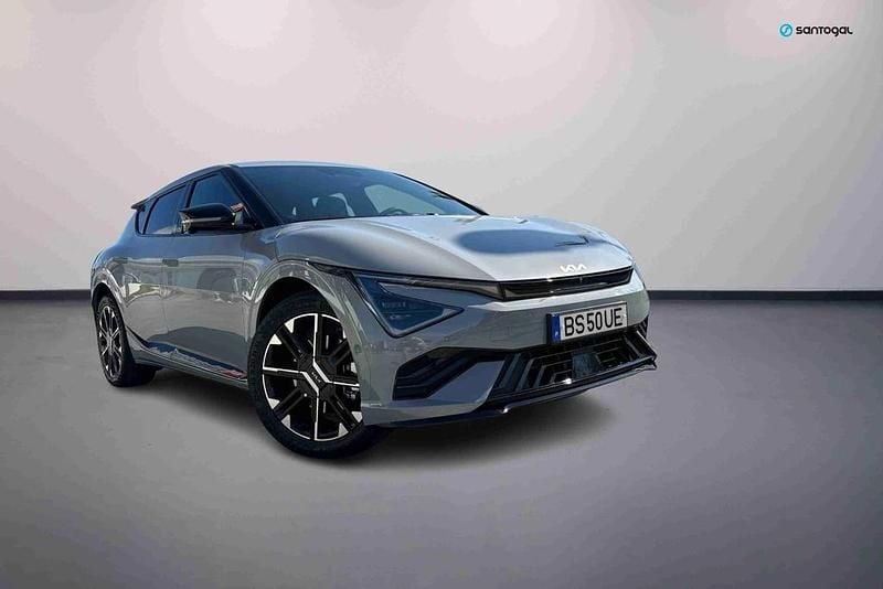 Usado Kia EV6 GT-Line 167 kW (228 HP) 2025 Cinzento SUV