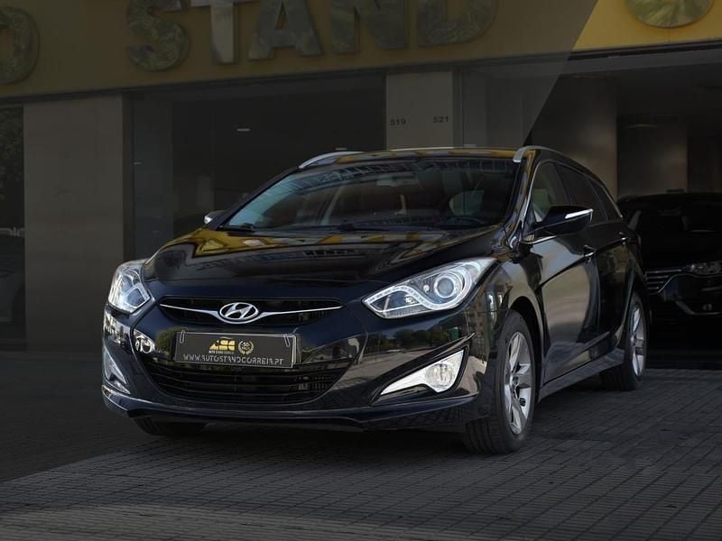 Preto Usado 2015 Hyundai i40 Comfort Carrinha | € 13.900 - Imagem 1/4