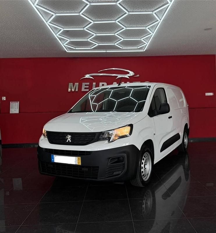 Branco Usado 2020 Peugeot Partner Van | € 12.750 (Preço justo) - Imagem 1/4