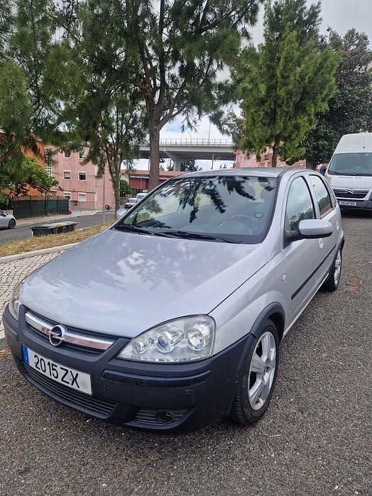 Usado 2005 Opel Corsa Sedan | € 3.500 (Preço justo) - Imagem 1/4