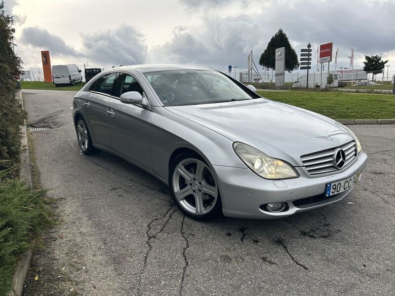 Usado 2006 Mercedes CLS320 Sedan | € 17.000 - Imagem 1/4
