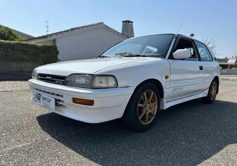 Branco Usado 1987 Toyota Corolla Citadino | € 9.900 - Imagem 1/4