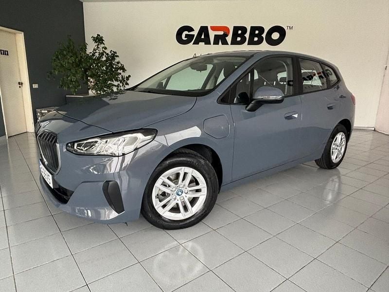 Cinza Usado 2023 BMW 225 Performance Monovolume | € 32.950 - Imagem 1/4