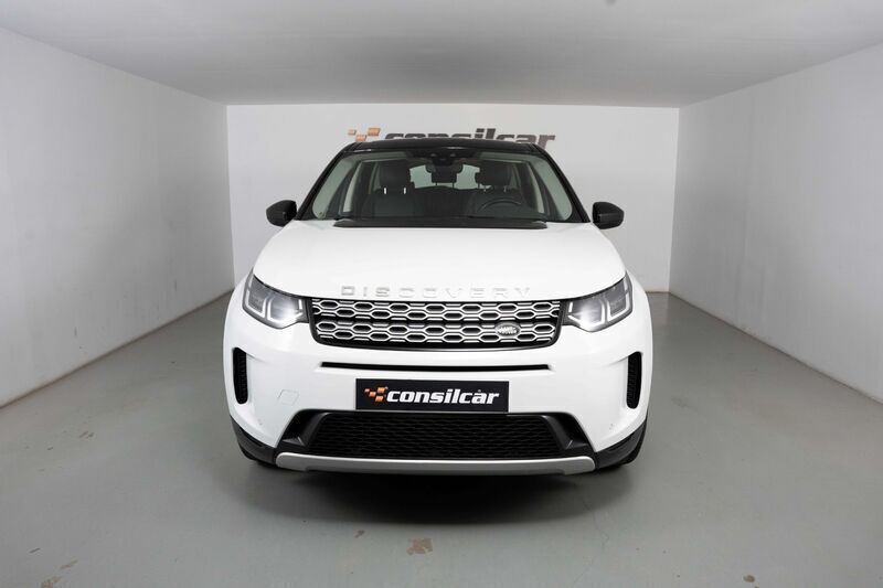 Branco Usado 2021 Land Rover Discovery 5 S SUV | € 35.980 (Preço justo) - Imagem 1/4