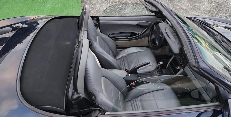 Usado Porsche Boxster 220 HP (161 kW) 1999 Azul Cabrios