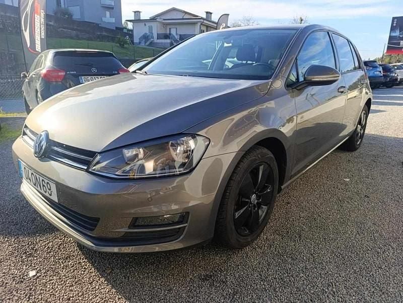 Cinzento Usado 2015 VW Golf VII Edition Citadino | € 17.250 (Preço justo) - Imagem 1/4