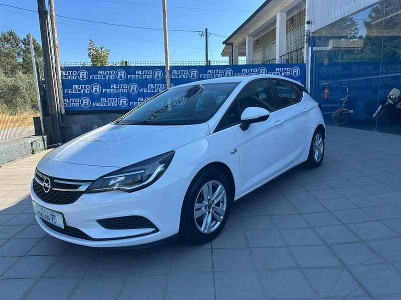 Branco Usado 2017 Opel Astra Dynamic | € 12.800 (Preço justo) - Imagem 1/2