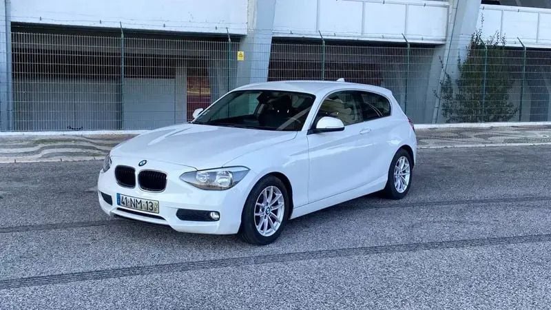 Branco Usado 2013 BMW 116 Efficient Dynamics Citadino | € 15.150 (Preço elevado) - Imagem 1/4