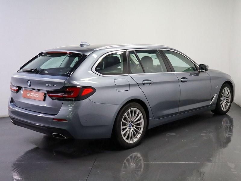 Usado BMW 530 Luxury Line 292 HP (214 kW) 2021 Cinza Carrinha