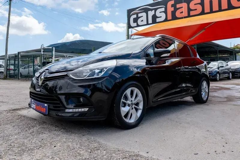 Usado Renault Clio GrandTour Business 75 HP (55 kW) 2018 Preto Carrinha