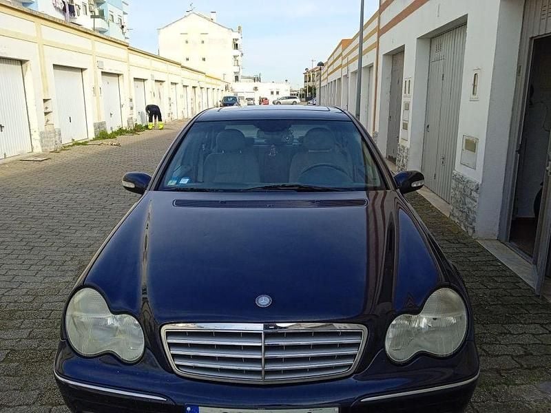Usado 2000 Mercedes C220 Elegance Sedan | € 2.500 (Bom preço) - Imagem 1/4