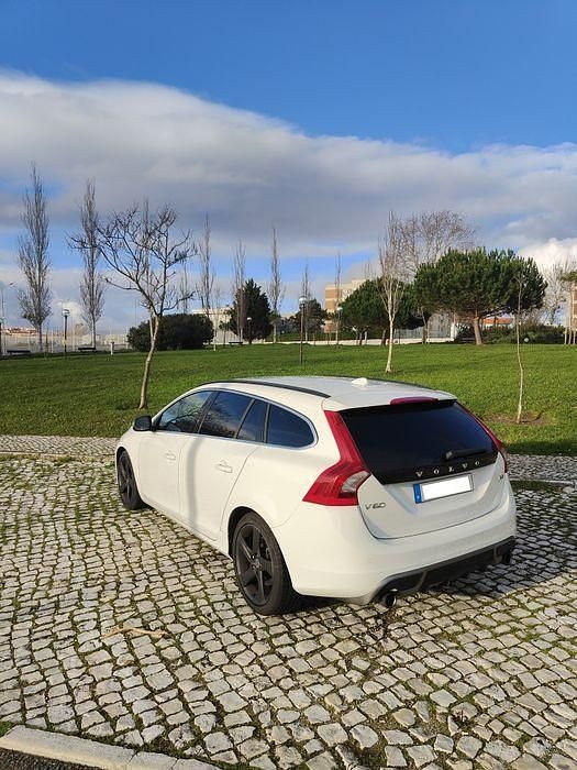 Usado Volvo V60 R-Design 163 HP (119 kW) 2011 Carrinha