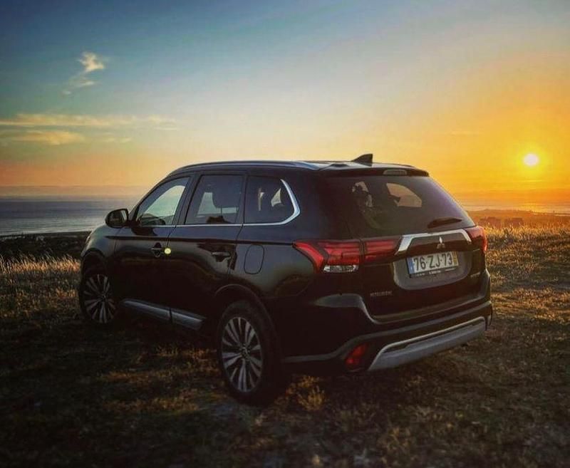 Usado 2020 Mitsubishi Outlander SUV | € 19.500 - Imagem 1/4