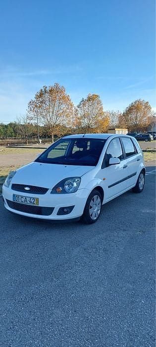 Usado 2006 Ford Fiesta Sedan | € 2.800 (Preço elevado) - Imagem 1/4