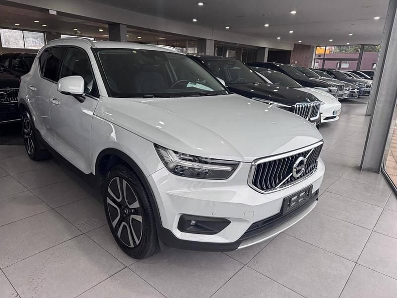 Branco Usado 2020 Volvo XC40 Inscription SUV | € 28.880 (Preço justo) - Imagem 1/4