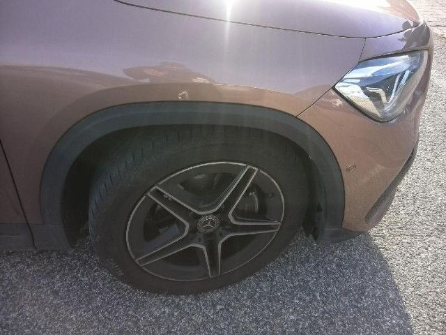 Usado Mercedes GLA200 150 HP (110 kW) 2023 Ainda não definida SUV