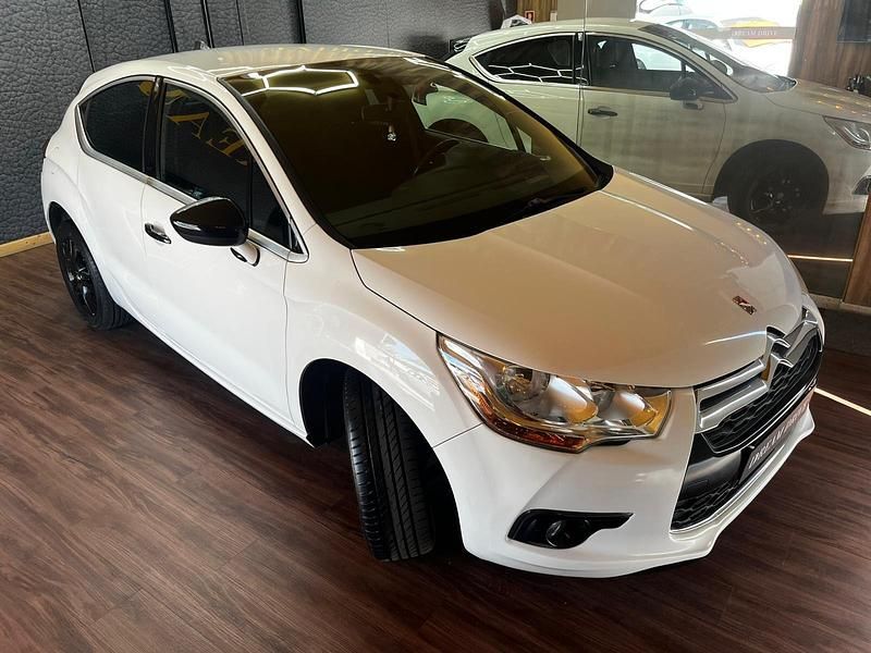 Branco Usado 2011 DS Automobiles DS4 Chic | € 8.999 - Imagem 1/4