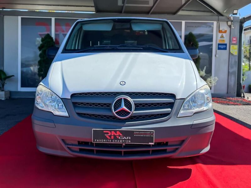 Branco Usado 2011 Mercedes Vito Monovolume | € 11.750 - Imagem 1/4
