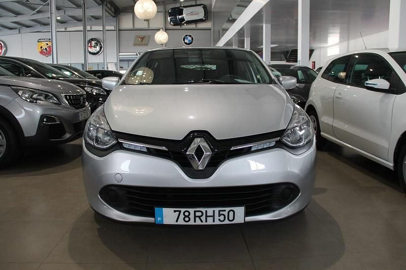 Cinza Usado 2016 Renault Clio IV | € 7.500 (Bom preço) - Imagem 1/4