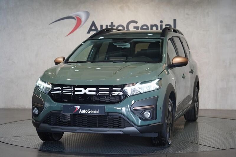 Verde escuro Novo 2025 Dacia Jogger Extreme Monovolume | € 24.990 (Caro) - Imagem 1/4