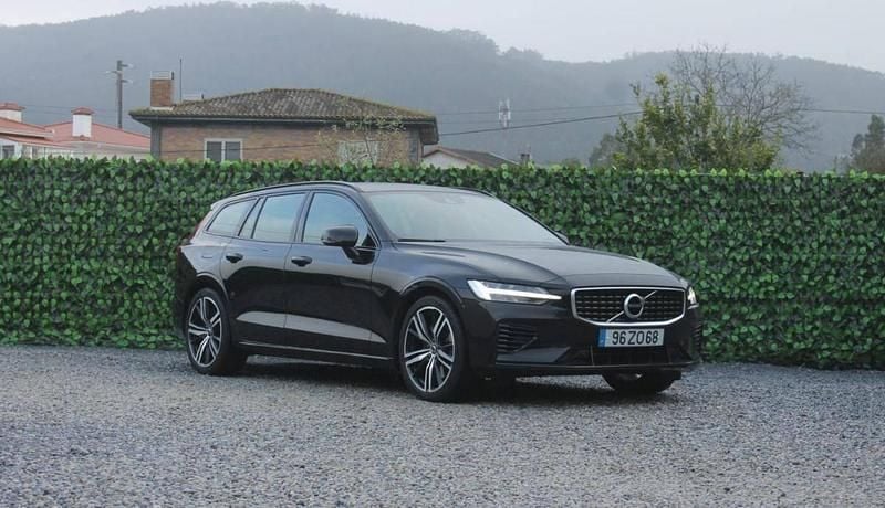 Preto Usado 2019 Volvo V60 Carrinha | € 27.890 (Caro) - Imagem 1/4