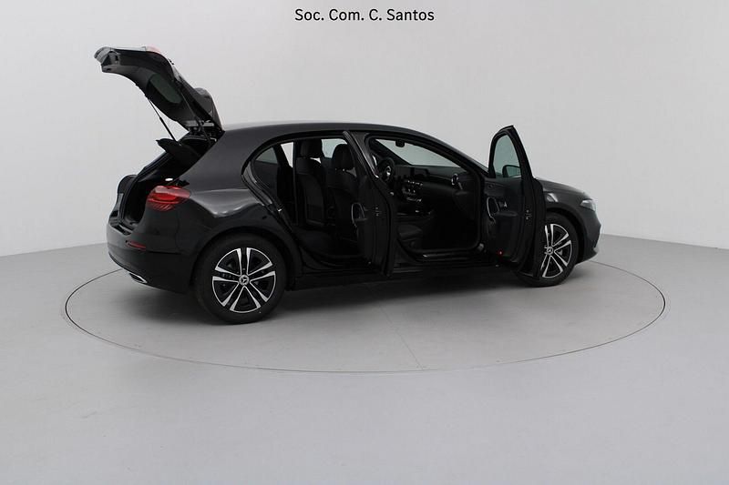 Usado Mercedes A180 Advanced 116 HP (85 kW) 2025 Preto Sedan