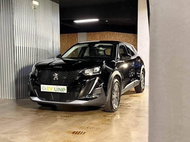 Usado Peugeot e-2008 Active 100 kW (136 HP) 2022 Preto SUV
