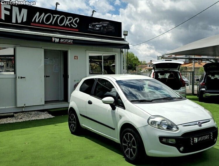 Branco Usado 2011 Fiat Punto Evo Citadino | € 5.349 (Preço justo) - Imagem 1/1