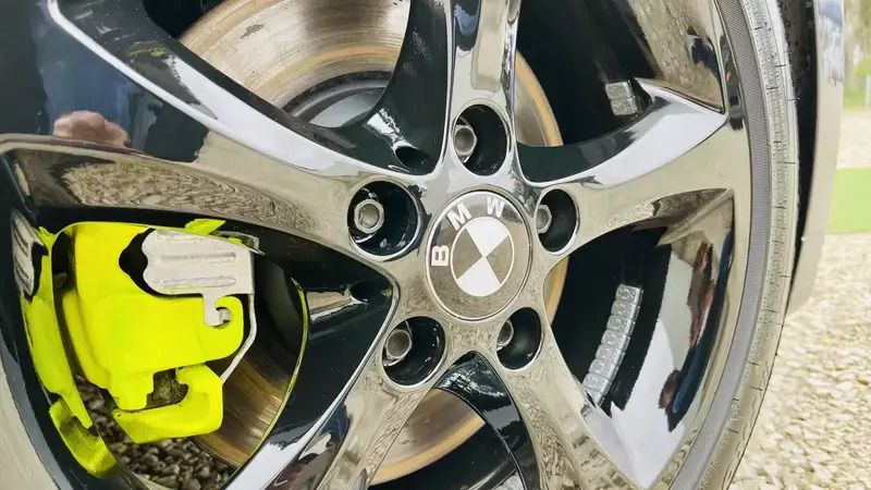 Usado BMW 123 Sport Line 204 HP (150 kW) 2007 Cinzento platina Citadino