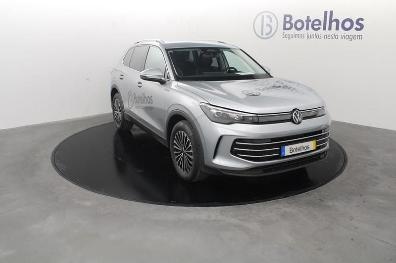 Novo VW Tiguan 150 HP (110 kW) 2025 Cinzento SUV