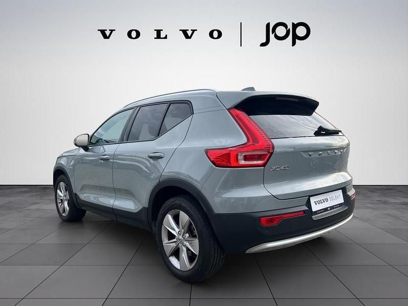 Usado Volvo XC40 163 HP (119 kW) 2024 Cinzento SUV