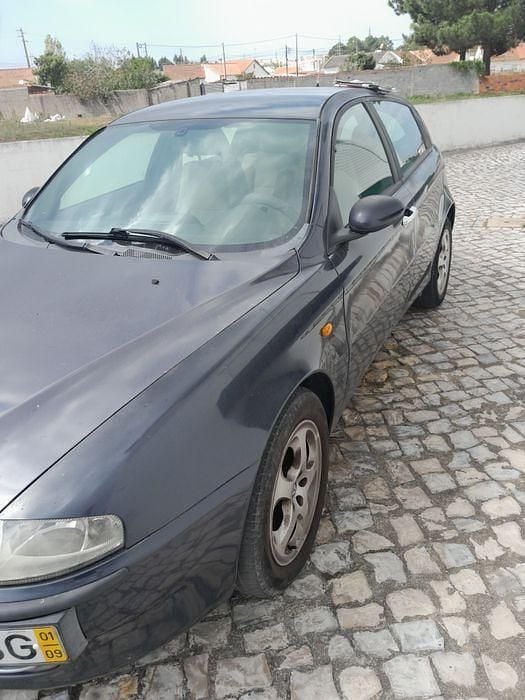 Usado 2000 Alfa Romeo 147 Citadino | € 2.500 - Imagem 1/4