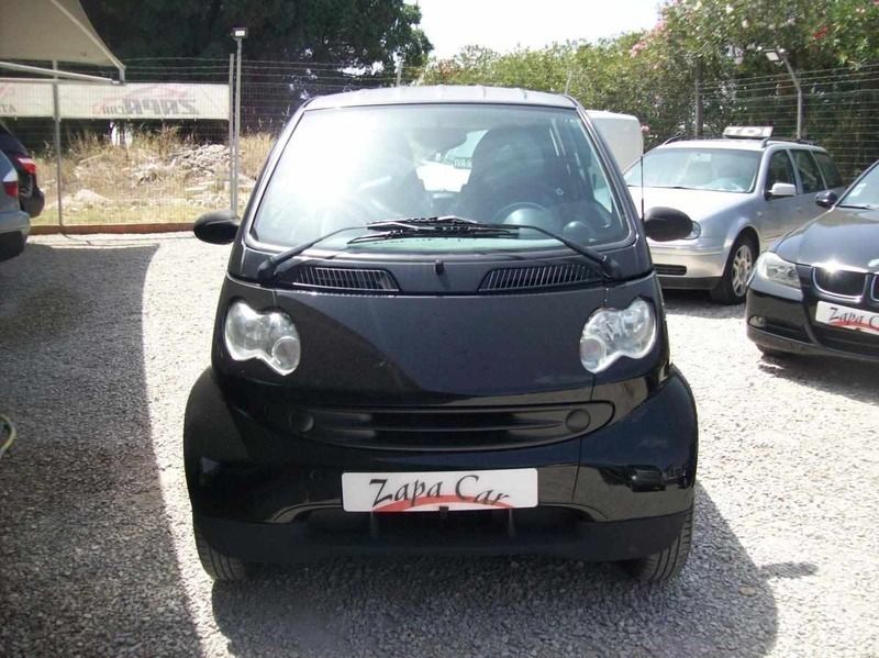 Preto Usado 2002 Smart ForTwo Coupé Coupé | € 3.950 - Imagem 1/4