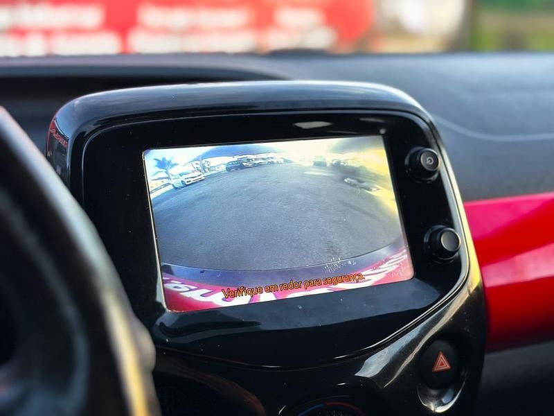 Usado Toyota Aygo X-cite 69 HP (50 kW) 2015 Vermelho Citadino